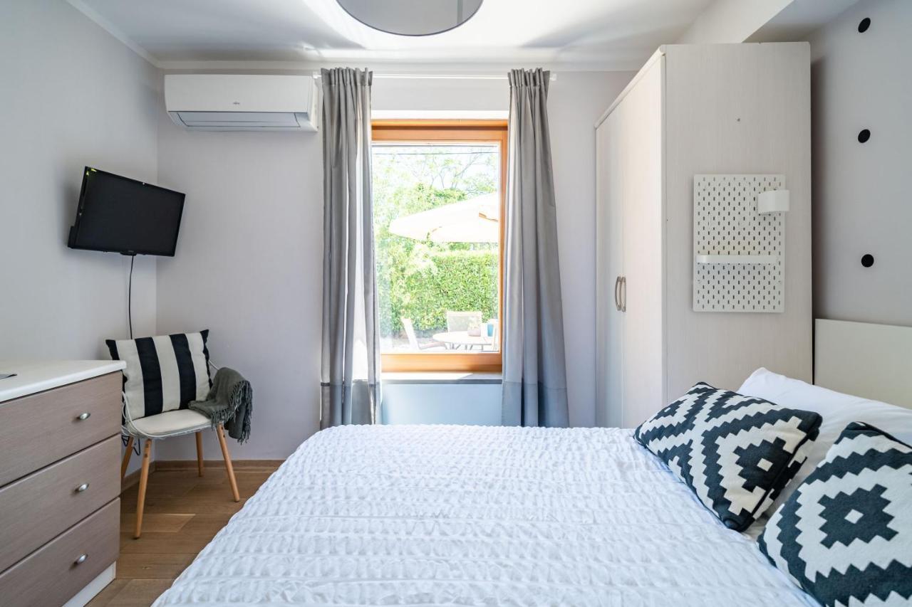 Stay U-Nique Studio Apartment In أوراساك المظهر الخارجي الصورة