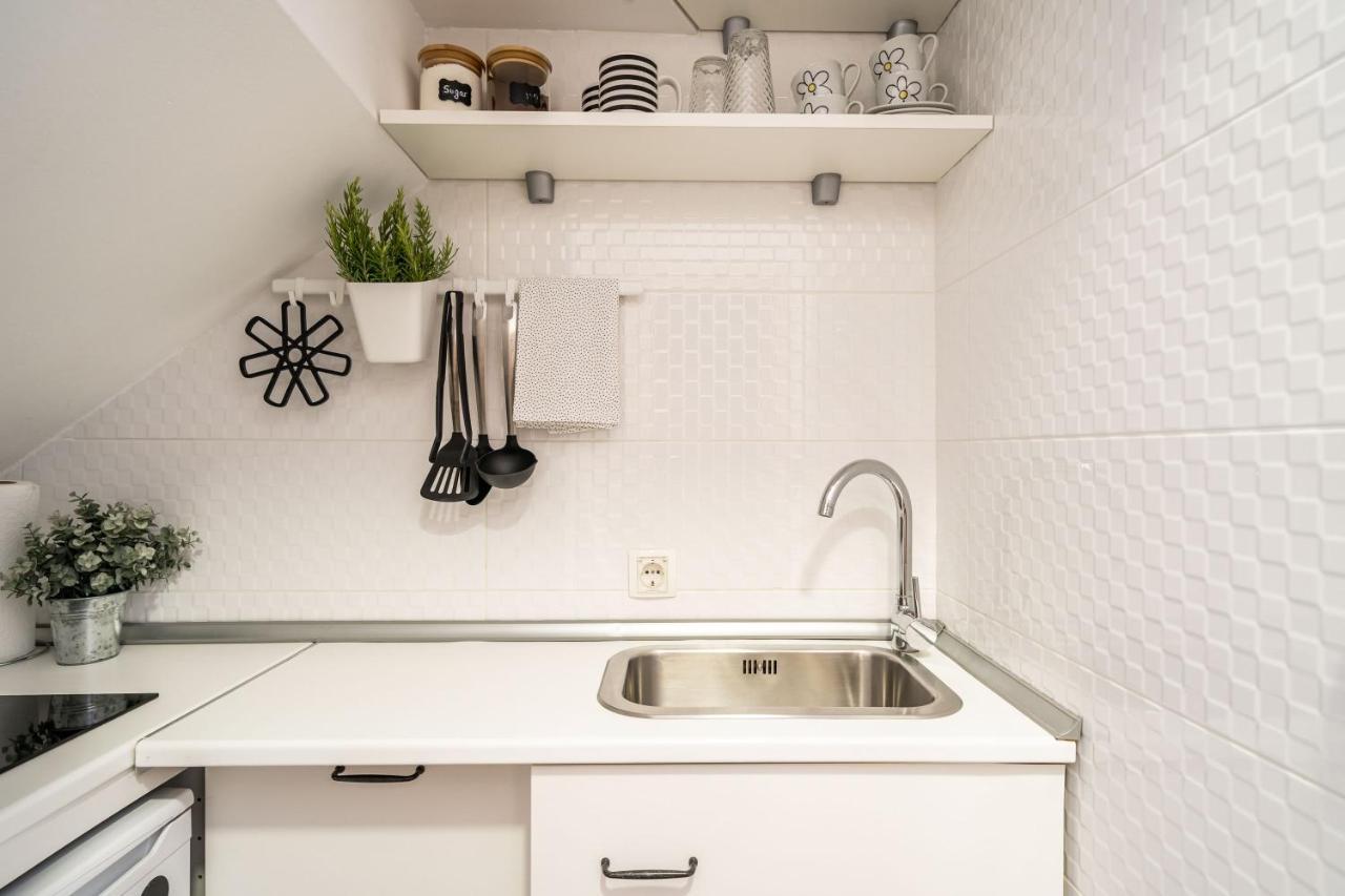 Stay U-Nique Studio Apartment In أوراساك المظهر الخارجي الصورة
